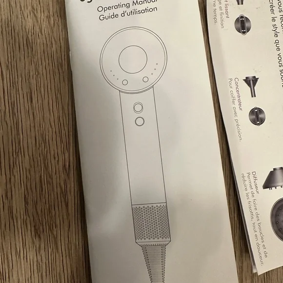 ❤️ Dyson supersonic hair dryer  **NOT WORKING** attachments and case included - Picture 2 of 14